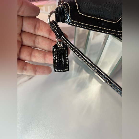 COACH Legacy Top Turnlock 2-Way Baguette Wristlet Black - Picture 10 of 10